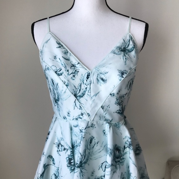 UO Silence & Noise Hologram Fit & Flare Dress - Picture 5 of 8